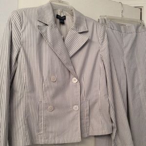 “NWT” Ann Taylor 2pc Suit